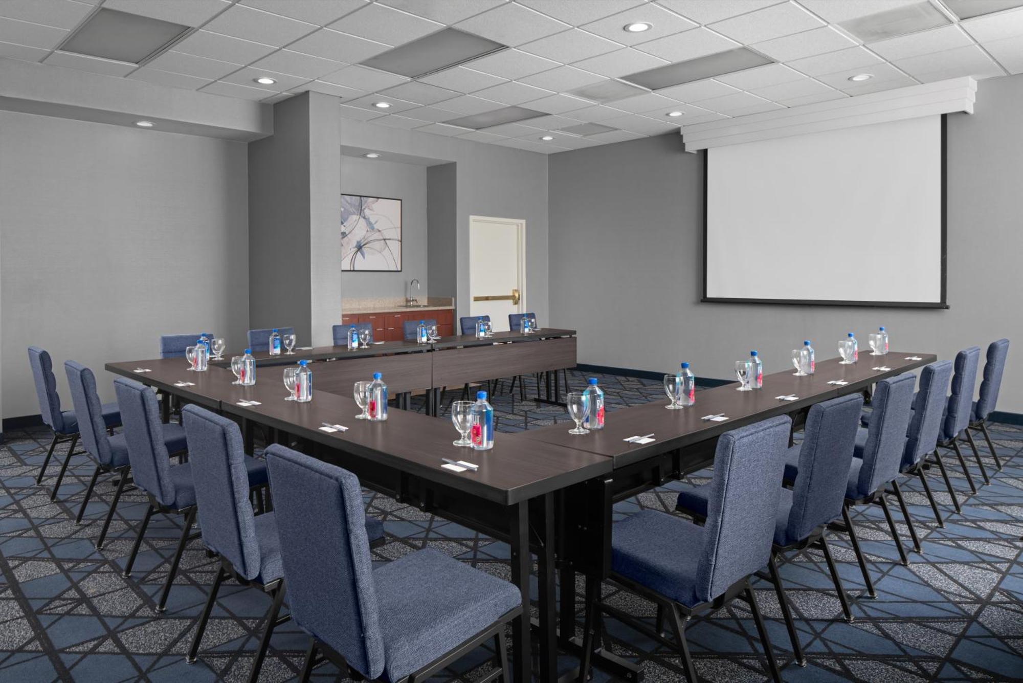 Отель Courtyard By Marriott Cypress Anaheim / Orange County Экстерьер фото